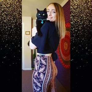 Meet your Posher, Kati